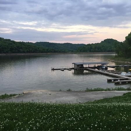 فندق The Retreat At Center Hill Lake Silver Point المظهر الخارجي الصورة